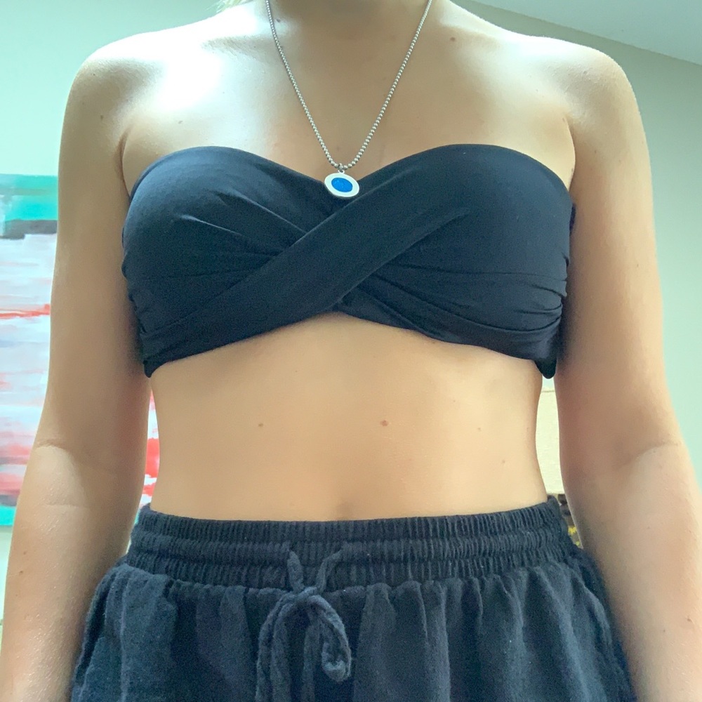 Black strapless bikini top